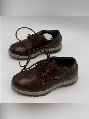 NWOT Florsheim Boys' Brown Dress Shoes with Memory Foam Flexsole Size 11M